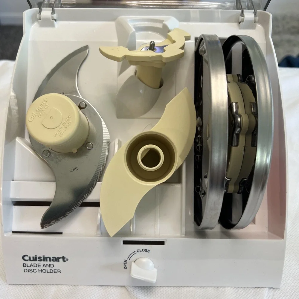 Cuisinart Blade and Disc Holder 2 Blades 2 Disc Stem Food Processor DLC-8 DLC-10